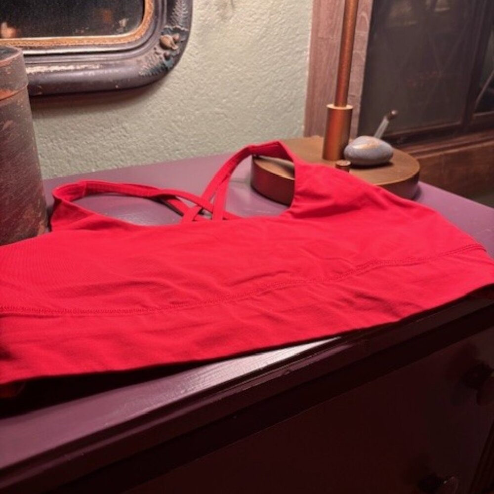 Lululemon Energy Longline Sports Bra in Red Size 14